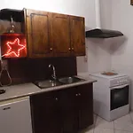Elatos Mikrón Khoríon
