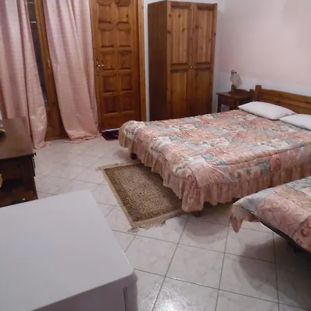 Elatos 3* Mikro Chorio (Central Greece)